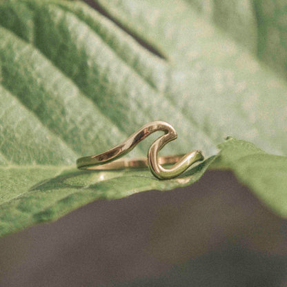 18k vergoldeter Wellen Ring – für Meerliebhaber | Wild Tides