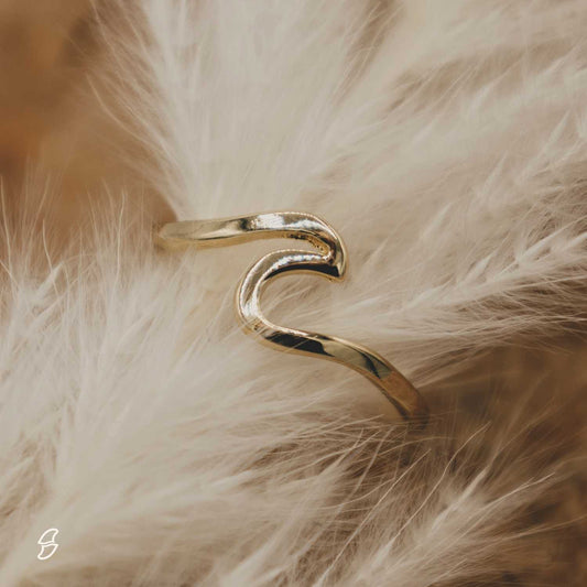 Goldender Wellen Ring Produktbild