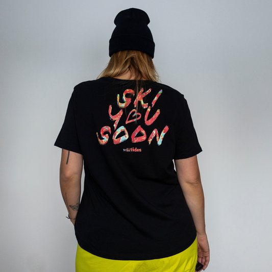 Ski You Soon – Damen T-Shirt mit Bergsportler | Wild Tides