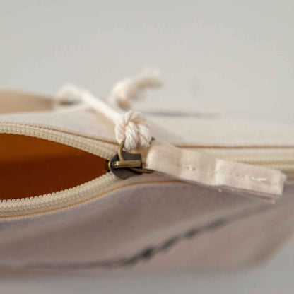 Detailansicht der Kordel und Naht der Bio-Baumwolltasche